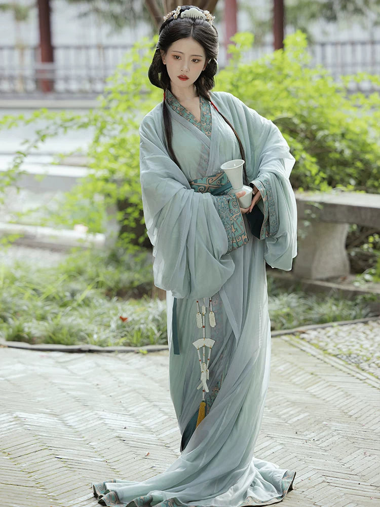| Warring States Period Zhanguopao Straight-Hem Robe Set